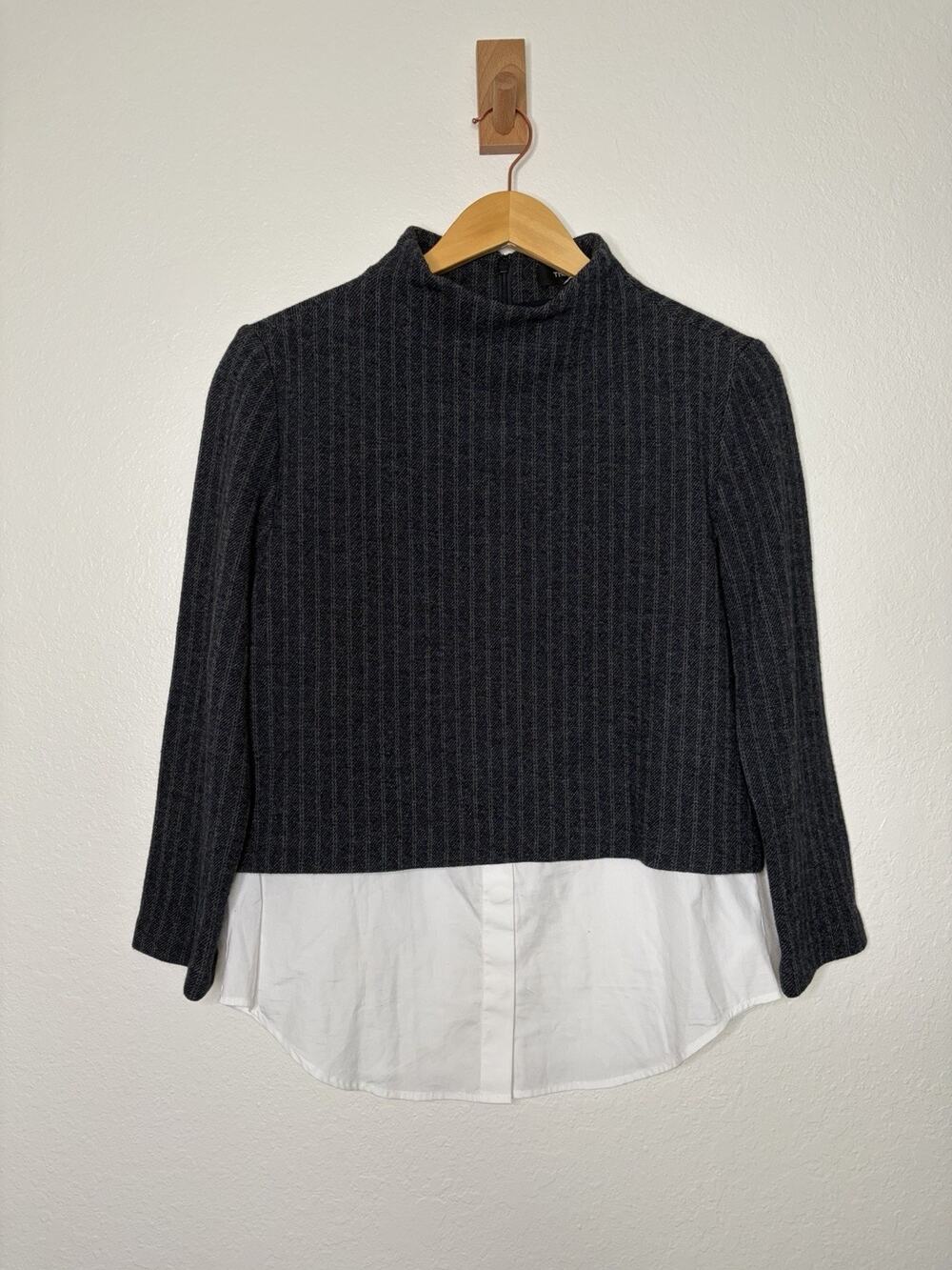 Theory Gracila Navy Orlene Stripe Knit Shirtail Top Wool Blend Size Medium Chic